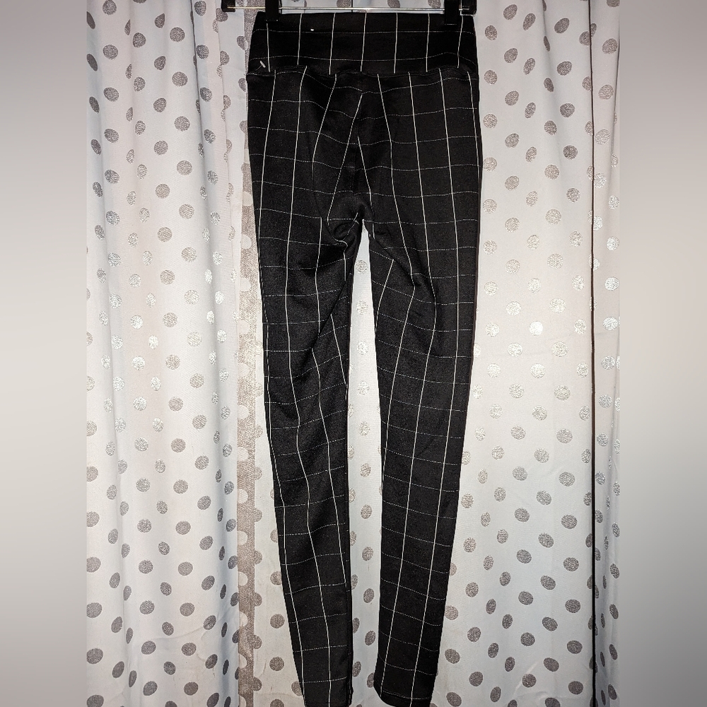 SWS ESSENTIALS Zipper Pocket Legging Small NWT - Picture 2 of 14
